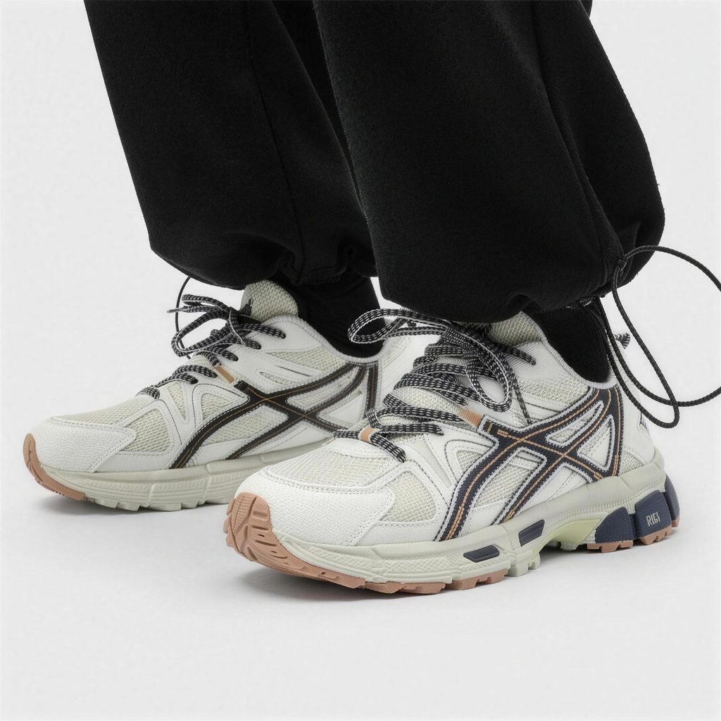 Men's Everyday Sneakers - detail view